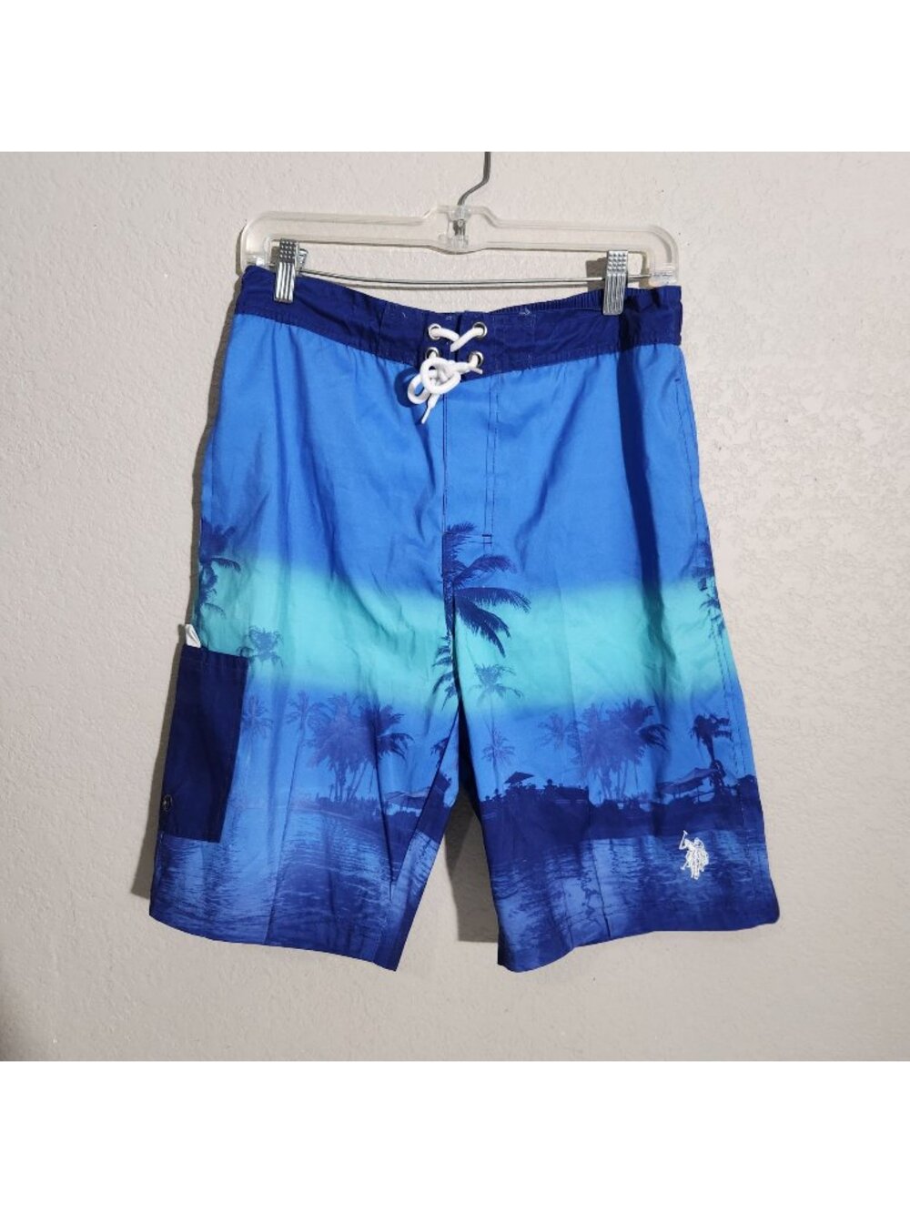 U.S. Polo Assn. Mens Swim Trunks Size M Blue Tropical Pattern Board Shorts